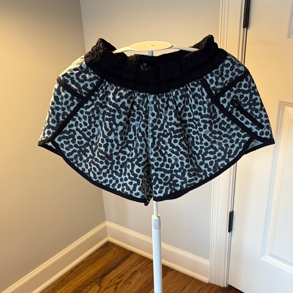 lululemon black, Gray and Mint Green Athletic Shorts Lightweight Breathable